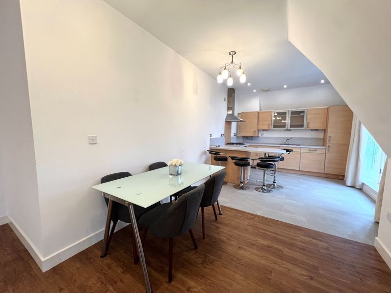 Property photo 3 of 16 Photo 10