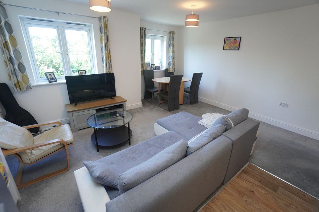 Property photo 2 of 14