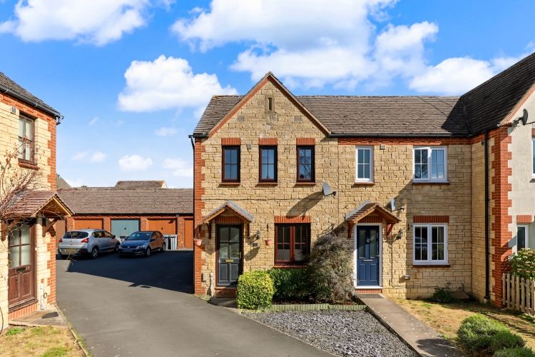 Property photo 1 of 9 338841