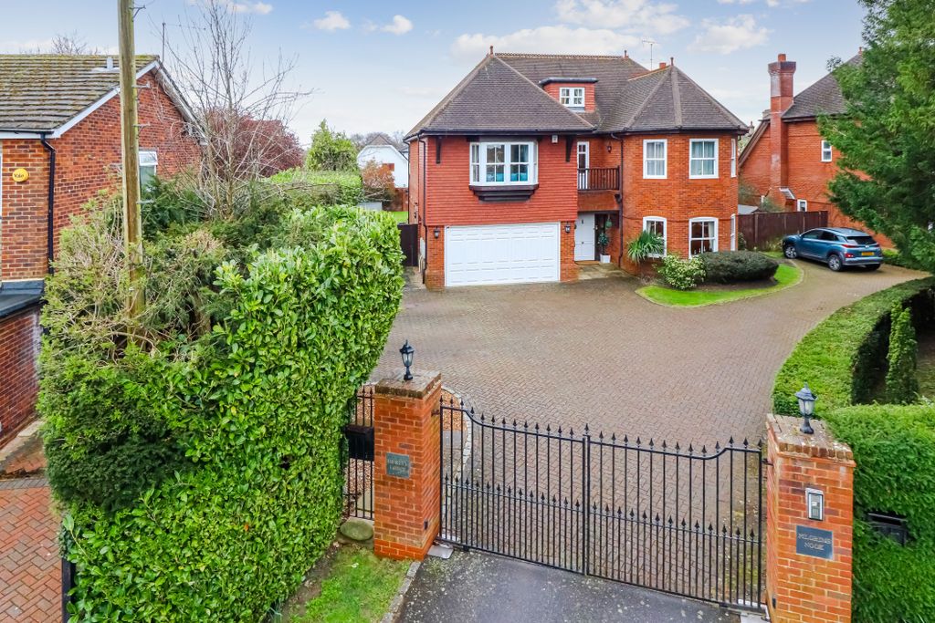 Property photo 2 of 64