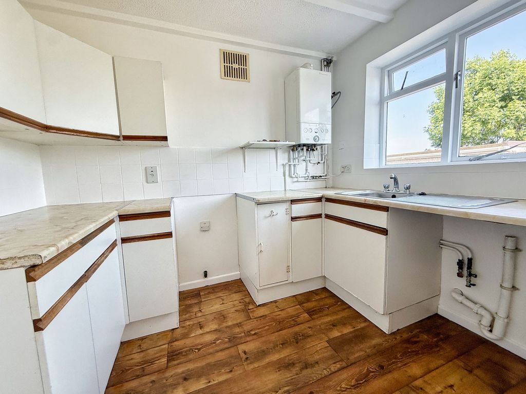 Property photo 3 of 13 Kitchen