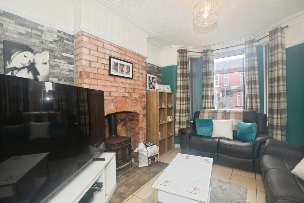 Property photo 2 of 16 Pbox-Img.Jpg