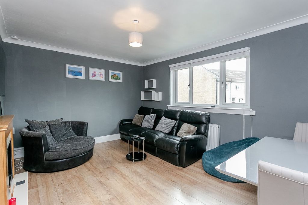 Property photo 2 of 26