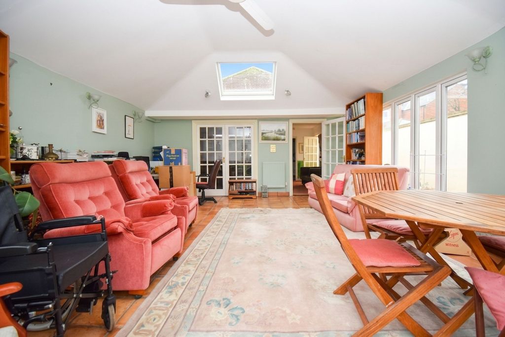 Property photo 2 of 13
