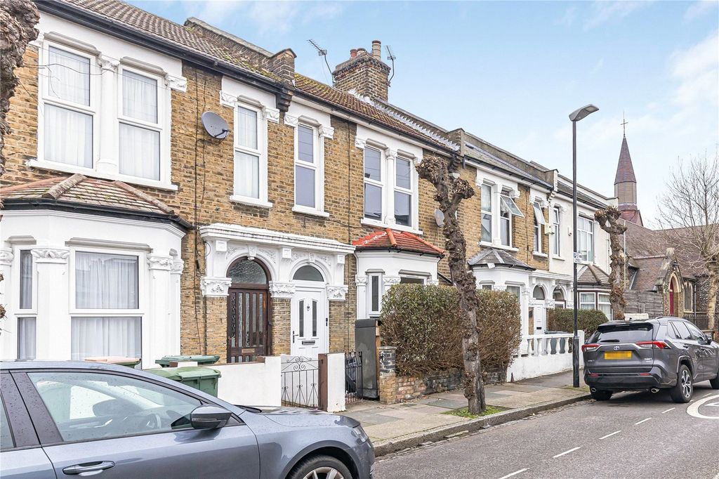 Property photo 2 of 7 External