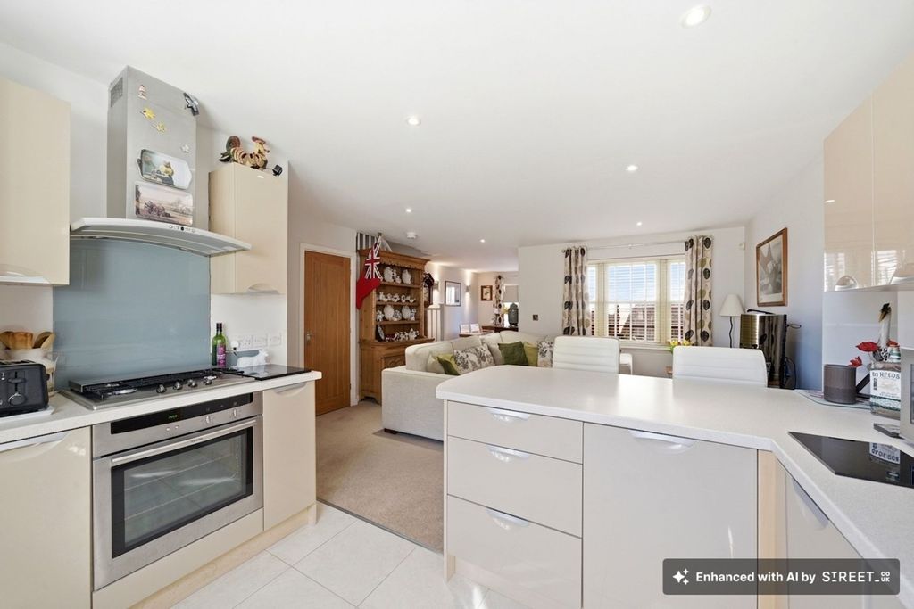 Property photo 3 of 15