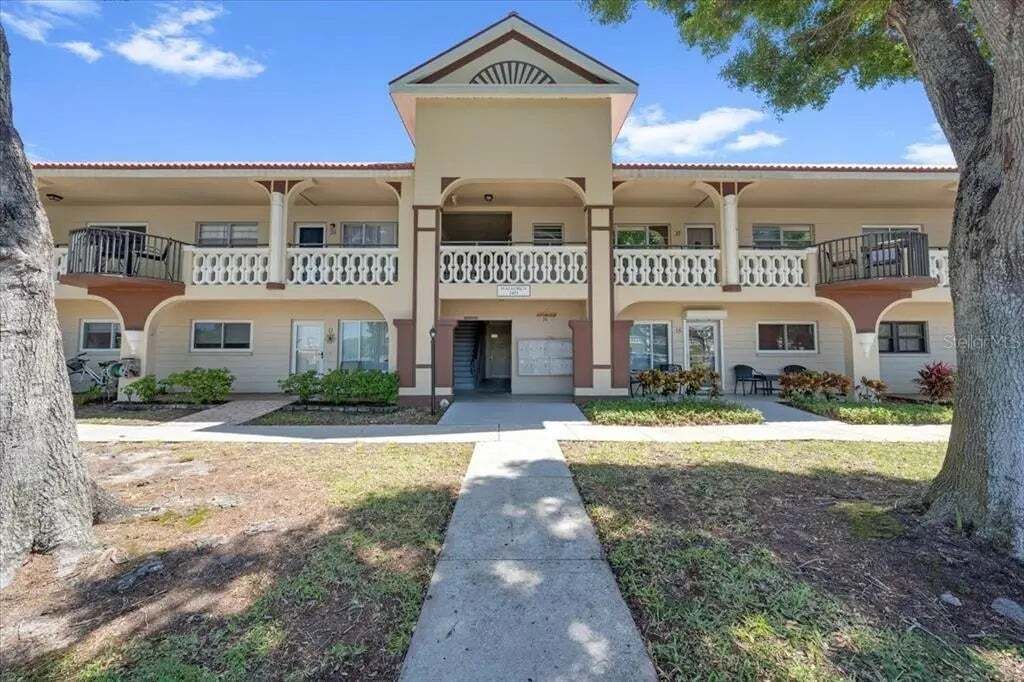 Property photo 1 of 20
