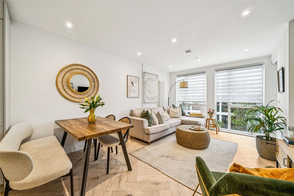 Property photo 2 of 9 Picture No. 12