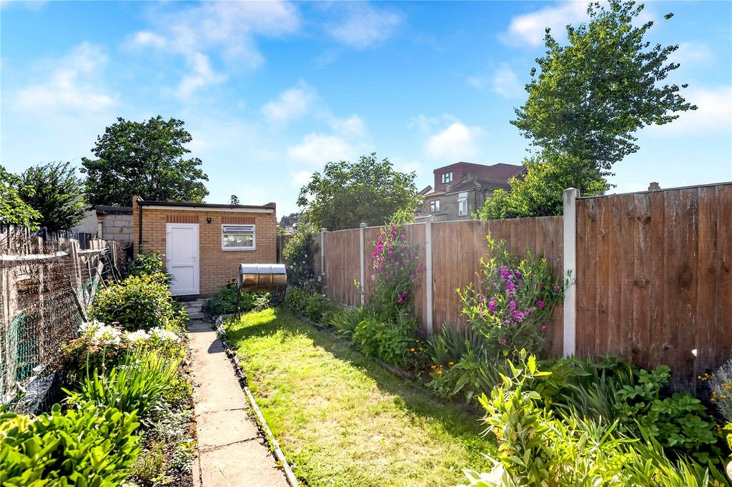 Property photo 2 of 15 Picture No. 22