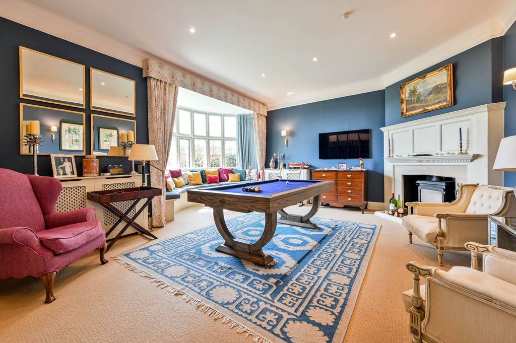 Property photo 1 of 82