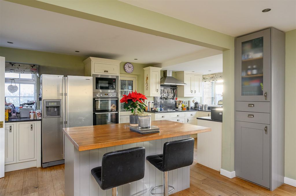 Property photo 3 of 24 Kitchen