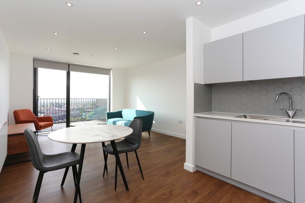 Property photo 1 of 13 Image