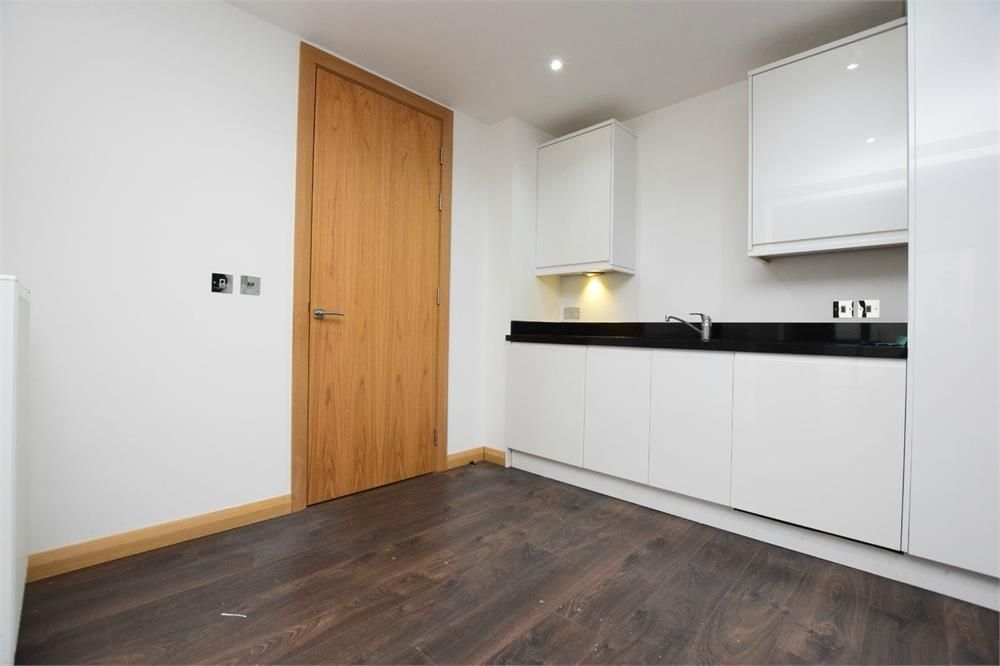 Property photo 3 of 6 3