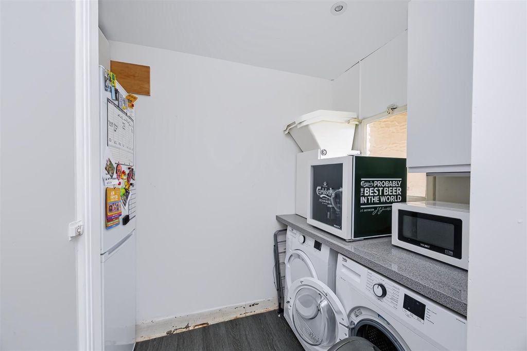 Property photo 3 of 16 Utility Room