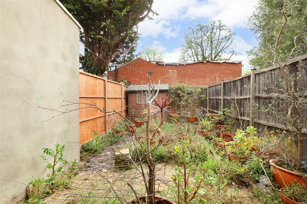 Property photo 2 of 14 Garden