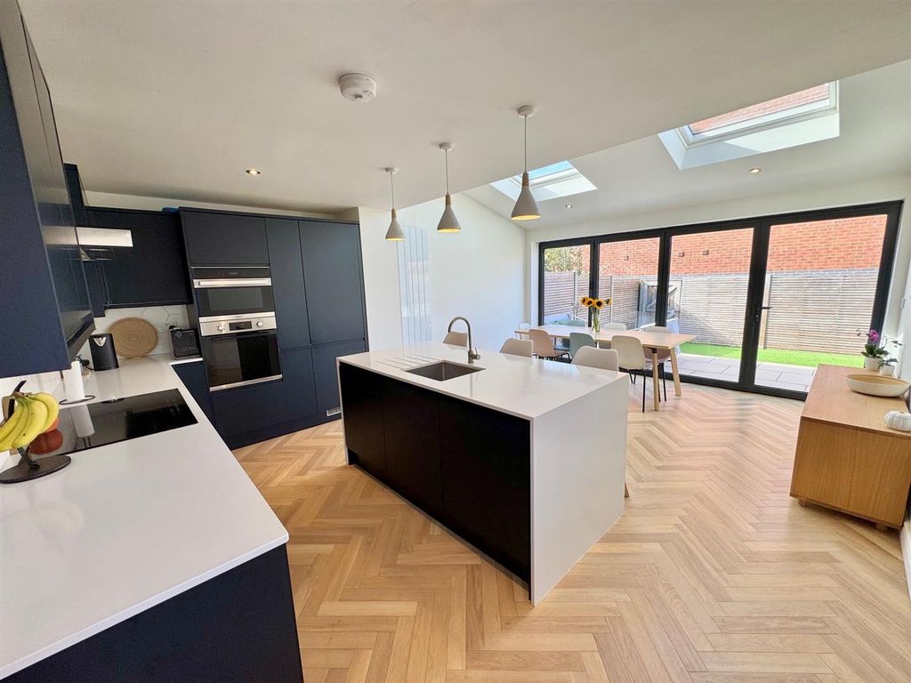 Property photo 2 of 21 Ten.Jpg