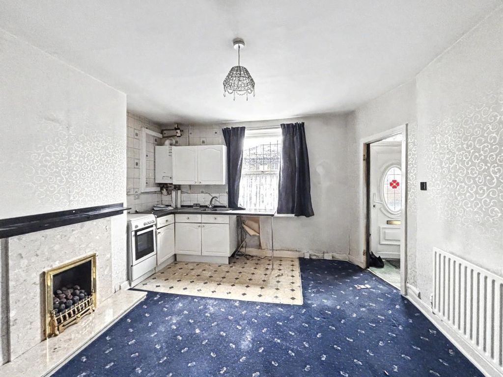 Property photo 2 of 12