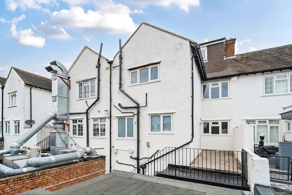 Property photo 1 of 18 1415397-1-698c635...