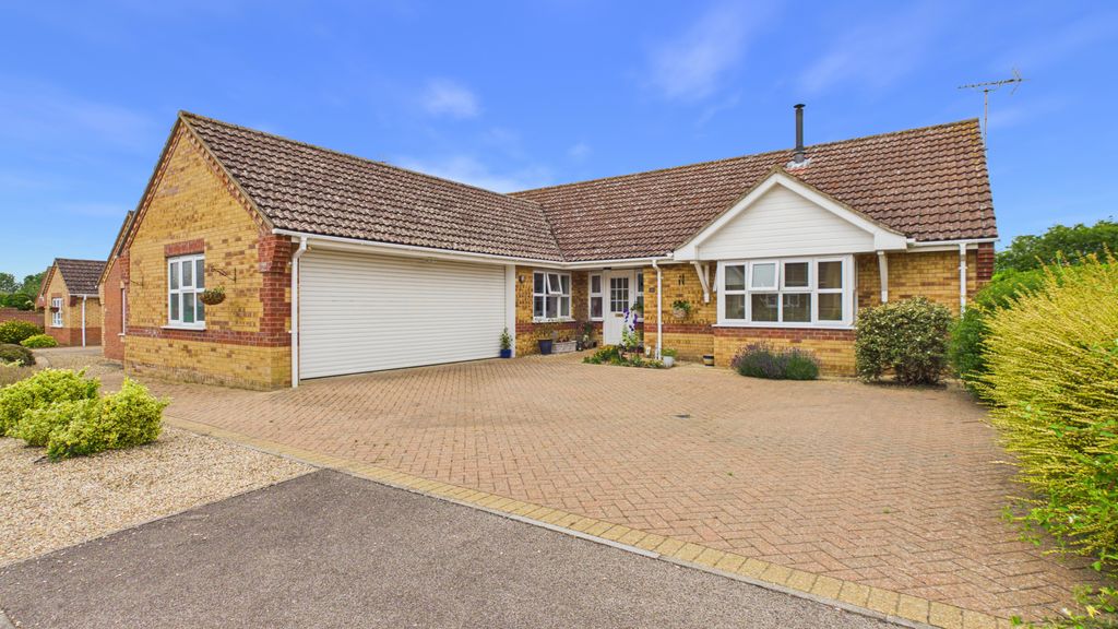 Property photo 1 of 12