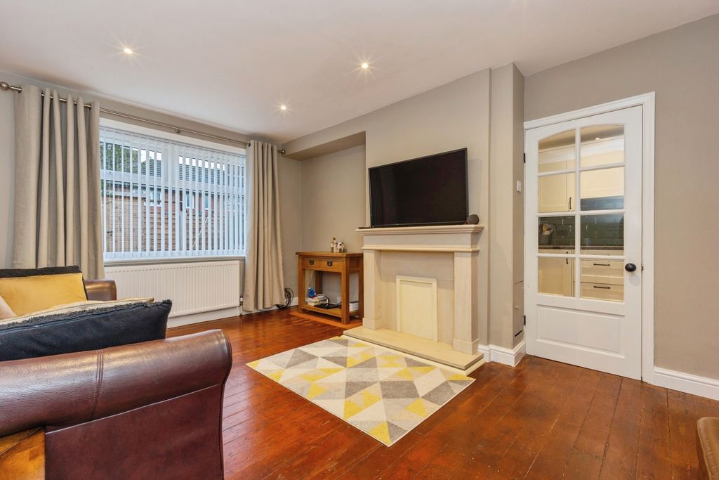 Property photo 2 of 20 Pbox-Img.Jpg