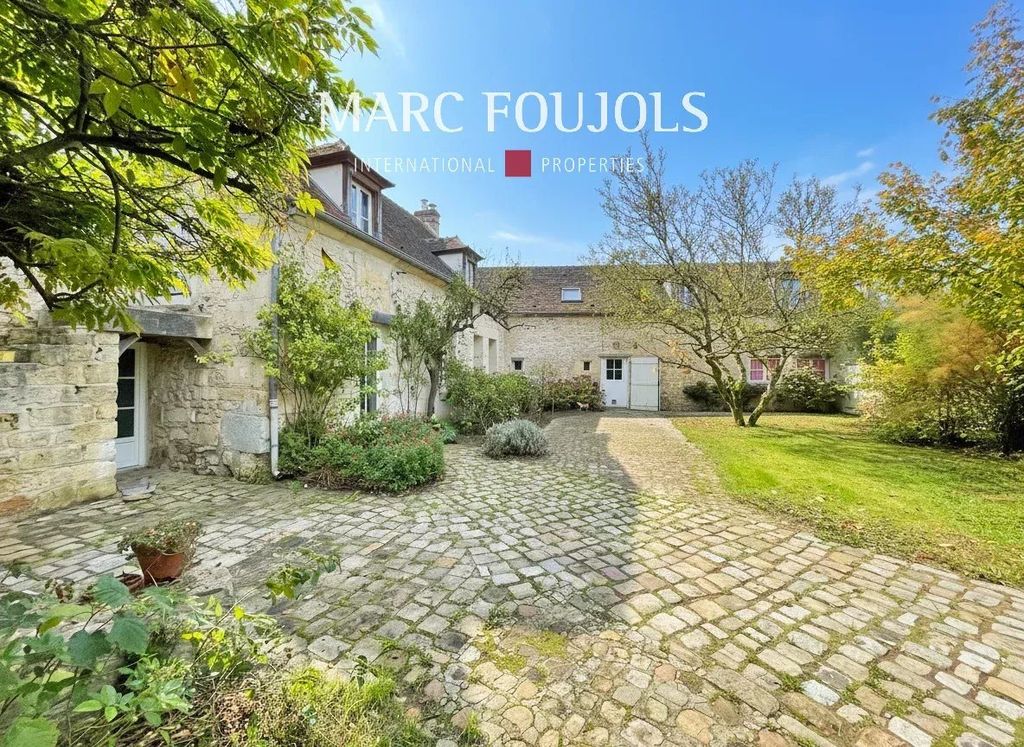 Property photo 1 of 32 Charming Residence With Horse Stalls