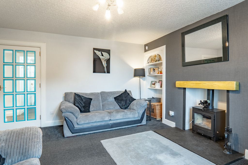 Property photo 3 of 50