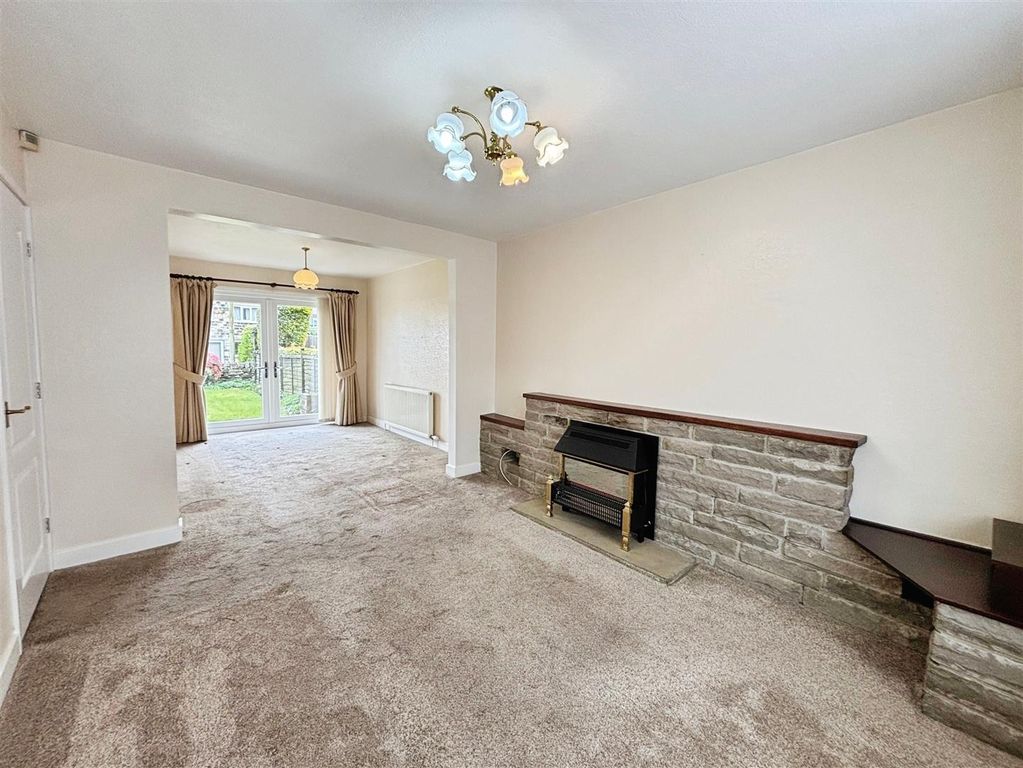 Property photo 2 of 17 Lounge