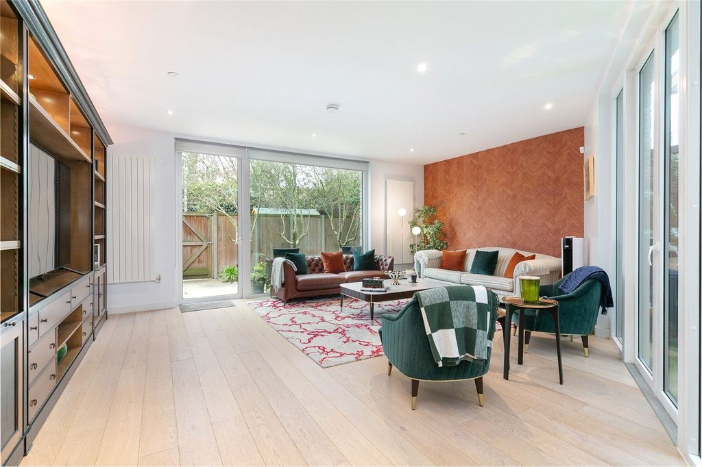 Property photo 1 of 36 Picture No. 24