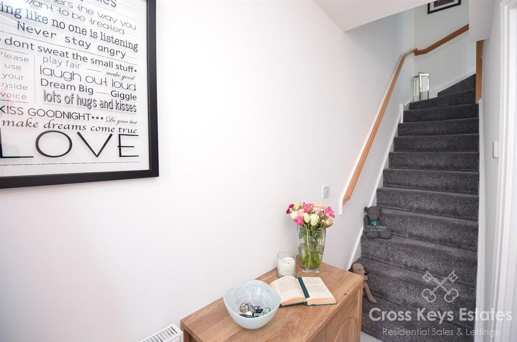 Property photo 2 of 26 Entrance Hall