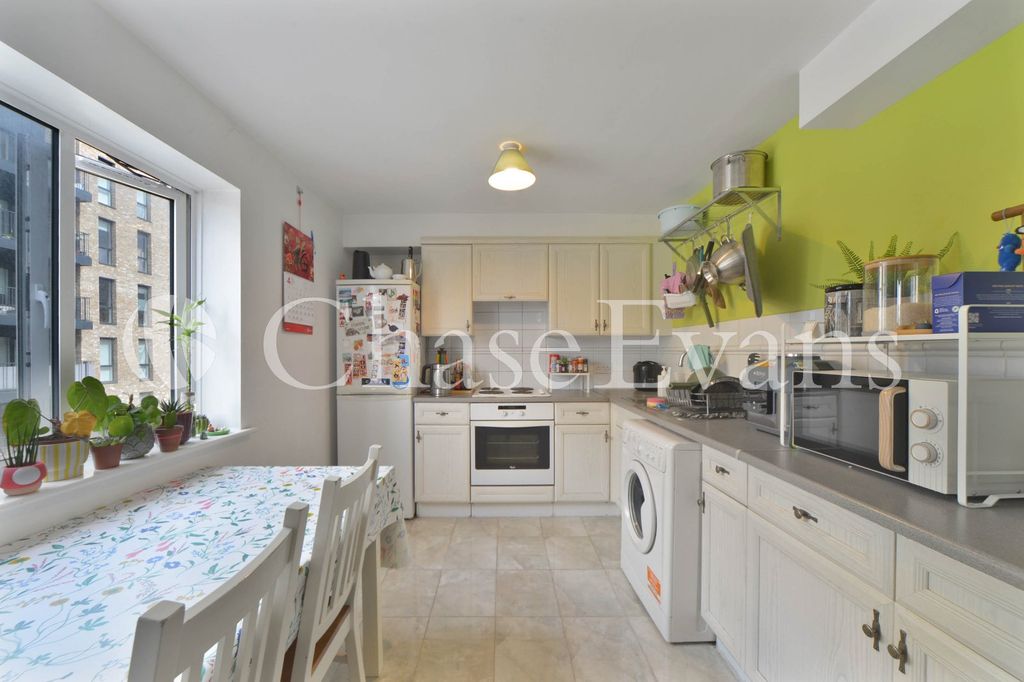 Property photo 2 of 16 Kitchen