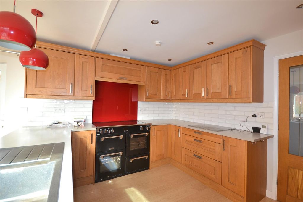 Property photo 3 of 11 11 (5).Png