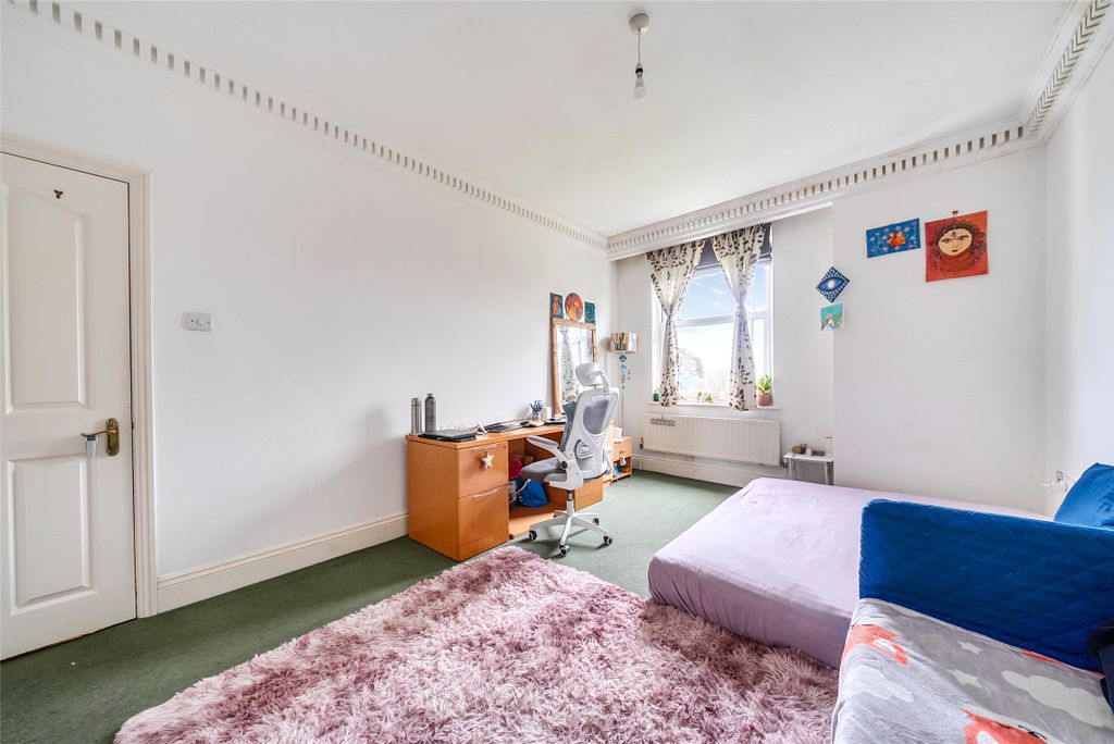 Property photo 3 of 8 Picture No. 16