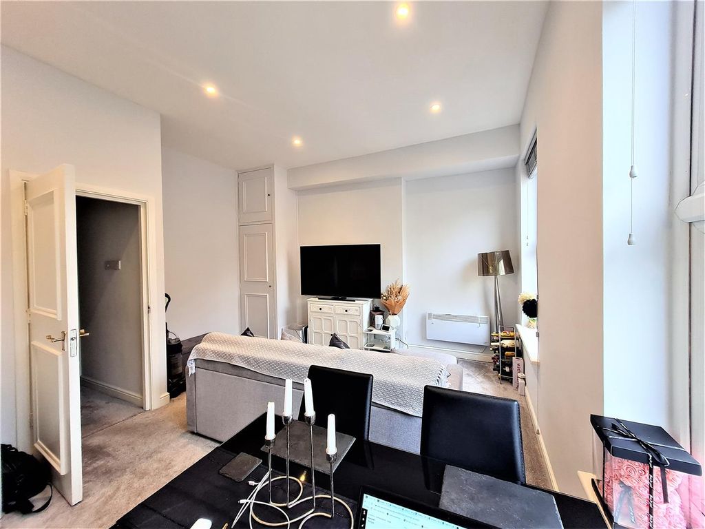 Property photo 2 of 7 Battersea Park Road, Reception 2,Eden Harper