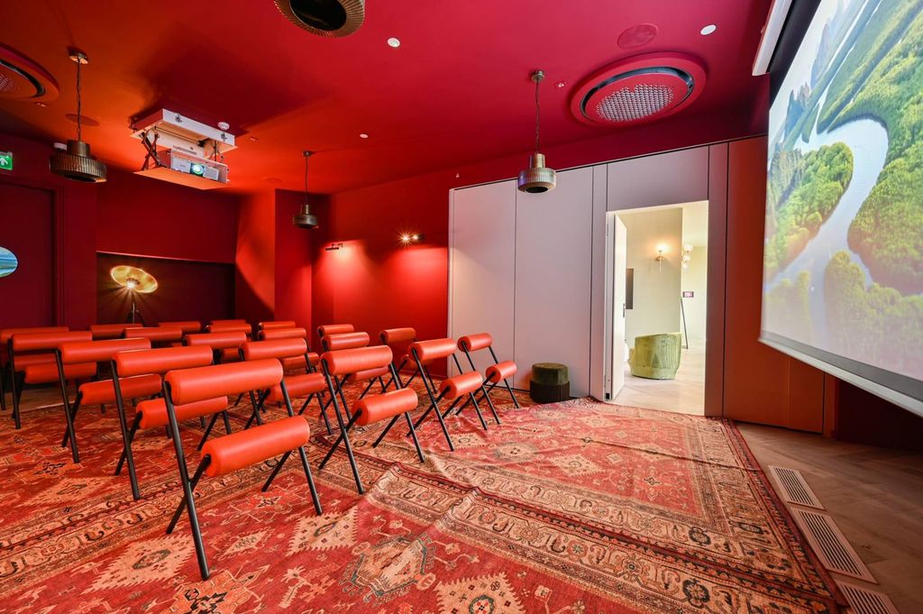 Property photo 3 of 12