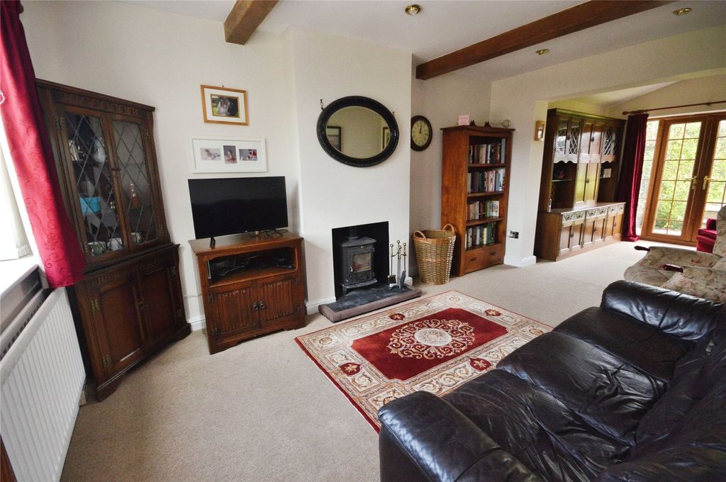 Property photo 2 of 23 Picture No. 15