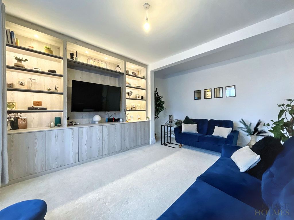 Property photo 3 of 25