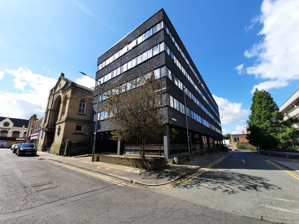 Property photo 1 of 9 Photo 13