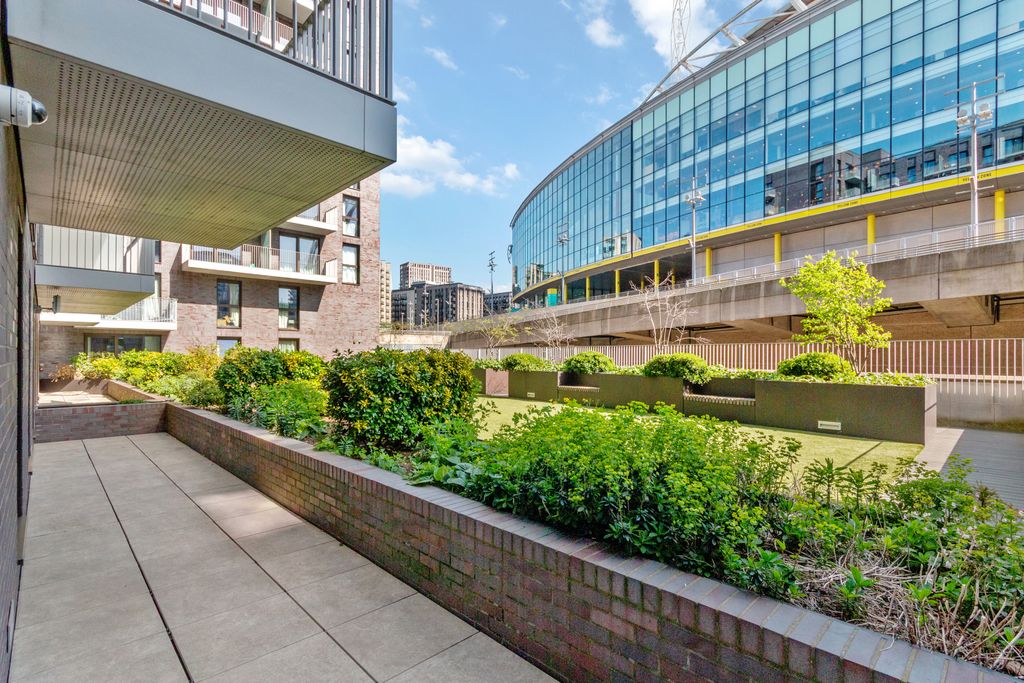 Property photo 3 of 21