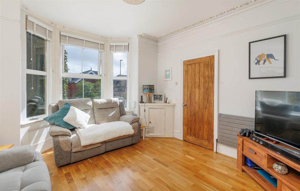 Property photo 2 of 41