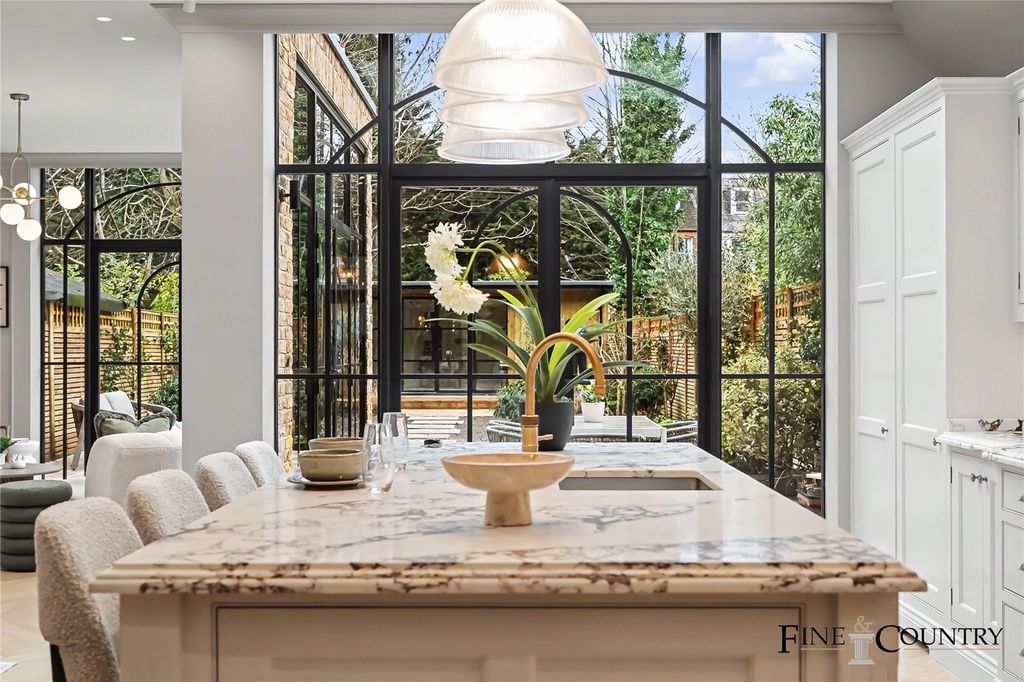 Property photo 3 of 33 Picture No. 06