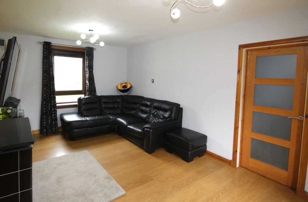 Property photo 3 of 15 Lounge Alt