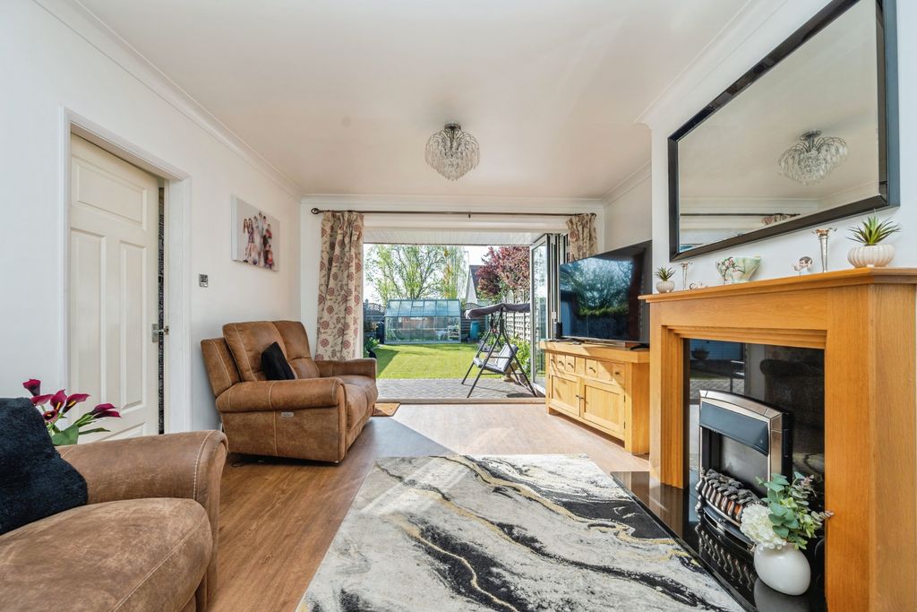 Property photo 3 of 15