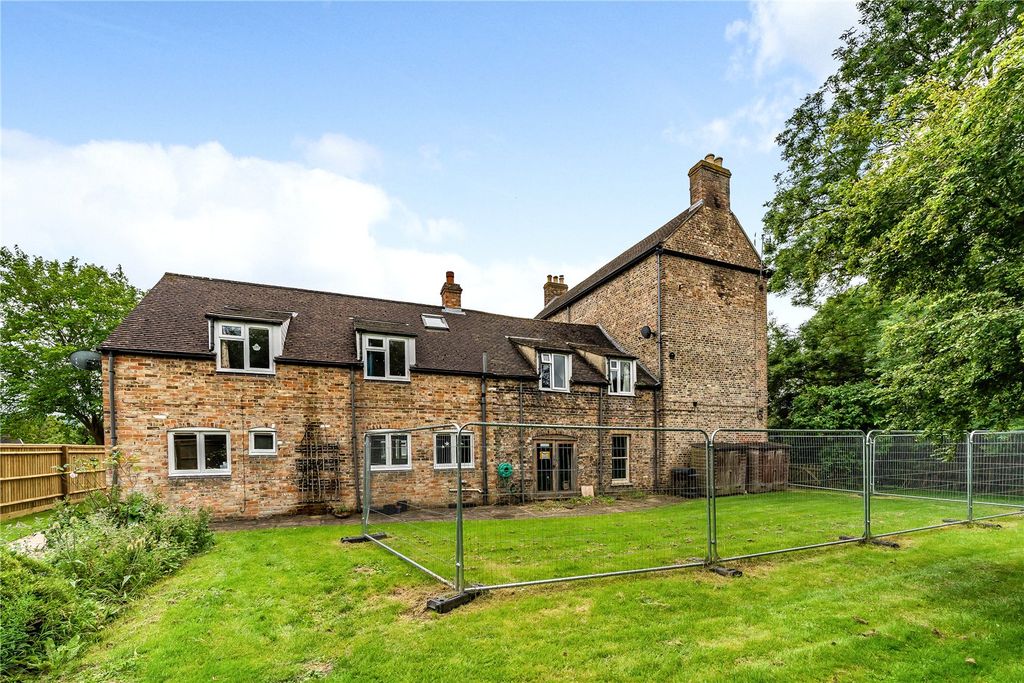 Property photo 2 of 21 Picture No. 15