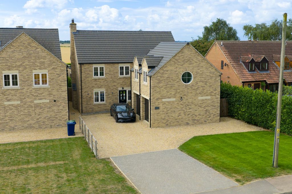 Property photo 1 of 33
