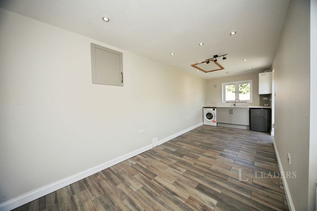 Property photo 2 of 10 Pbox-Img.Jpg