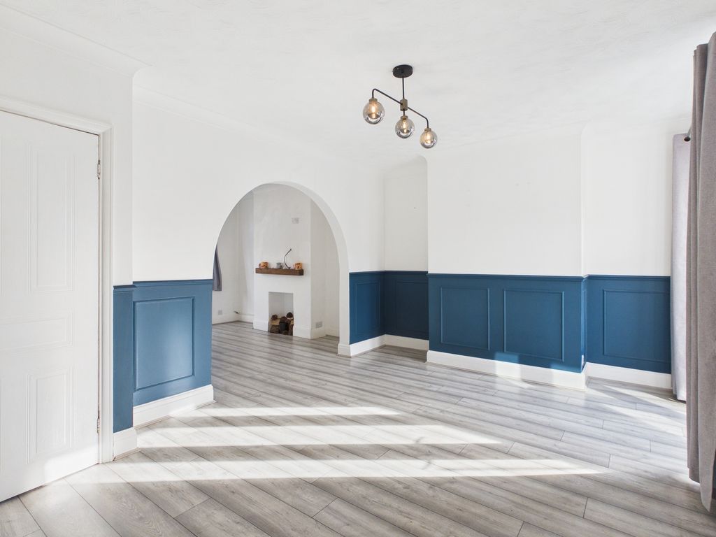 Property photo 3 of 28