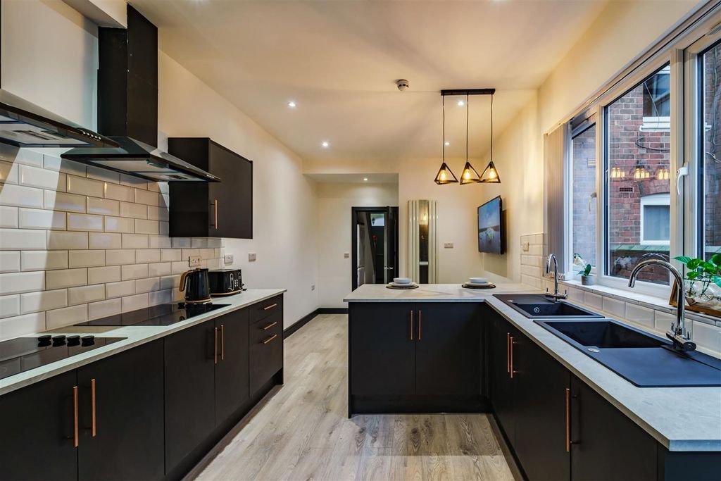 Property photo 1 of 8 Example Of Communal Kitchen