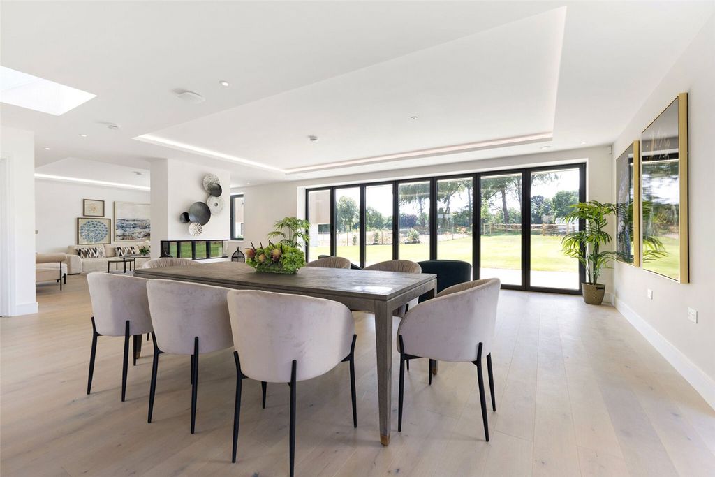 Property photo 2 of 13 Show Home