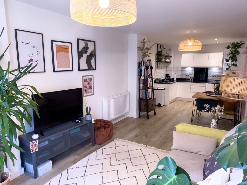 Property photo 2 of 11