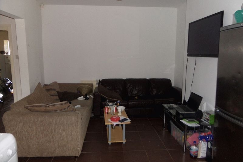 Property photo 3 of 9 Photo 5